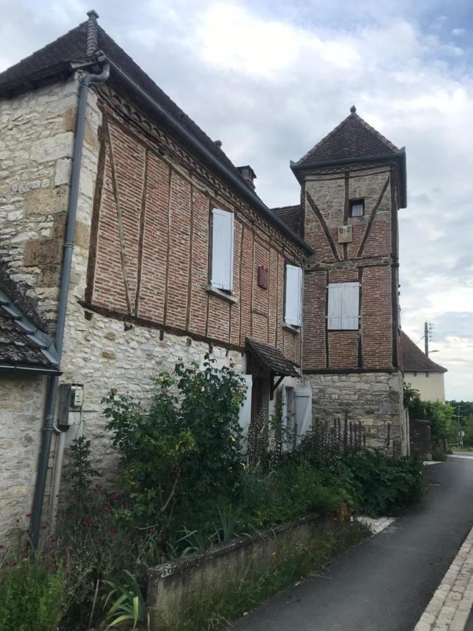 Le Pigeonnier Maison De Caractere Logement 4 Personnes La Maisonnette Renovee Logement 2 Personnes Floirac  Bagian luar foto