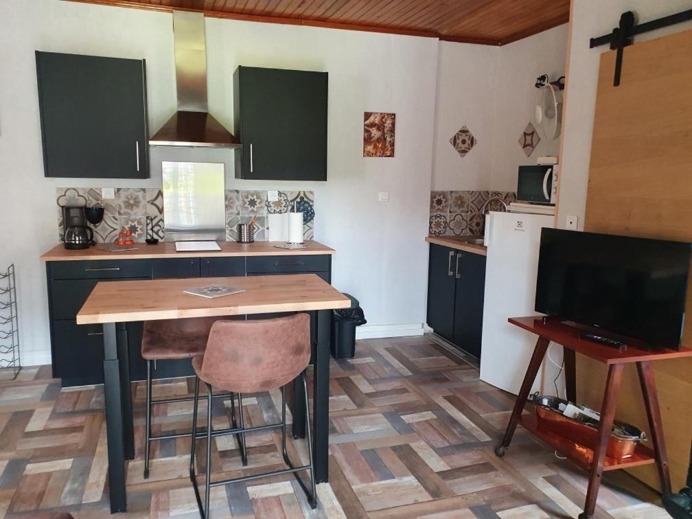 Le Pigeonnier Maison De Caractere Logement 4 Personnes La Maisonnette Renovee Logement 2 Personnes Floirac  Bagian luar foto